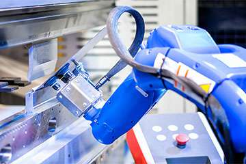 钣金行业资讯-采用机器人钣金折弯，钣金加工行业已经不再需要大批量的尺寸来使用机器人折弯机-昆明尚亮环保科技研发有限公司